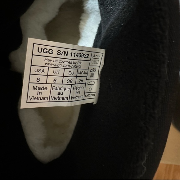 UGG CLASSIC KLAMATH MINI SUEDE TEXTILE WATERPROOF BLACK BOOTS SIZE US 8 WOMEN - Picture 6 of 6